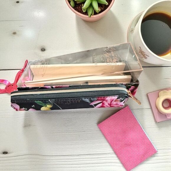 Ted Baker Black Floral Notes Ballpoint Pen with Touchscreen Stylus and Case - Picture 3 of 5